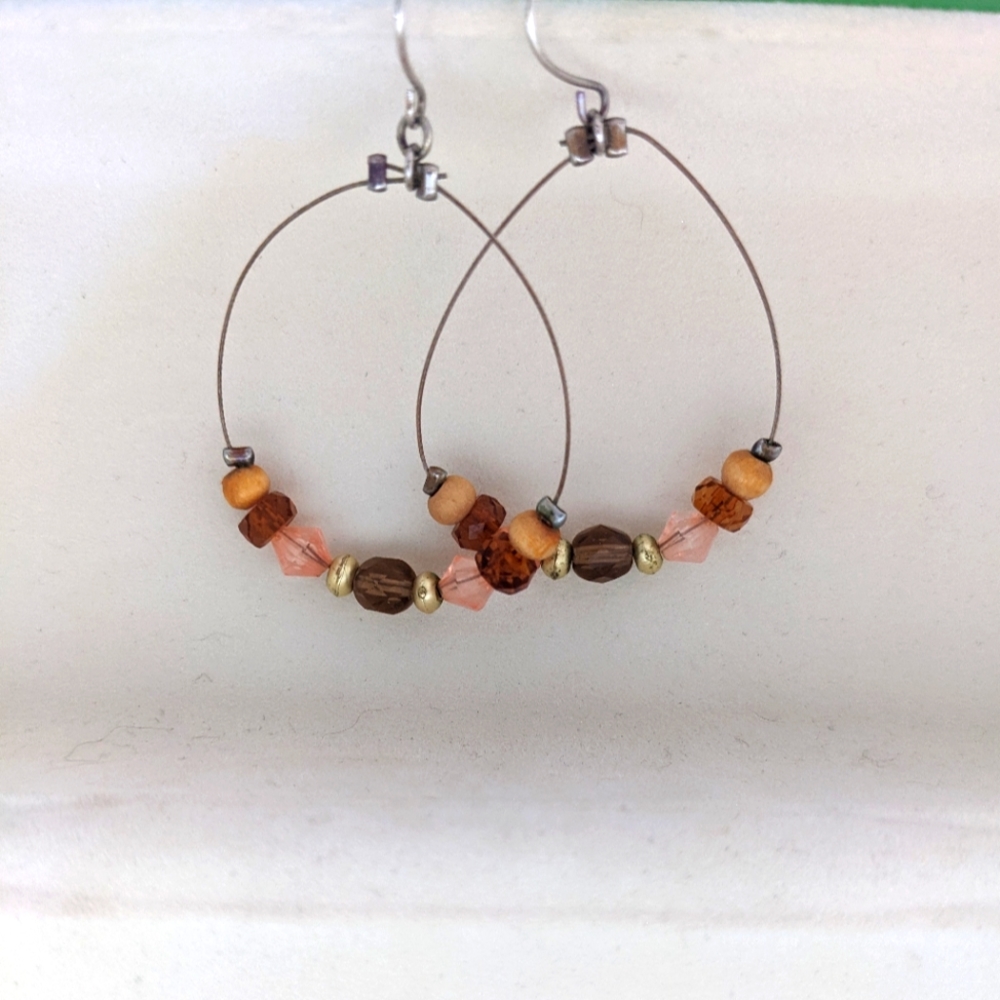 🎊3/$20 SALE🎊 Vintage Beaded Wire Dangle Earrings